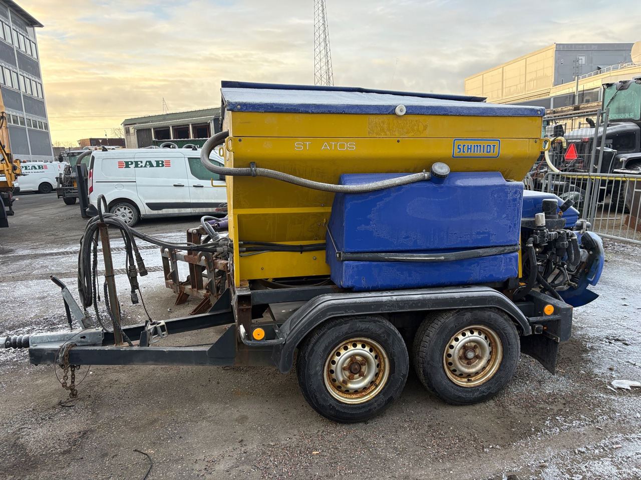 Schmidt Stratos B11L-18 AVESN-350 CSP - Sand/ Salt spreader: picture 1 Schmidt Stratos B11L-18 AVESN-350 CSP - Sand/ Salt spreader: picture 1