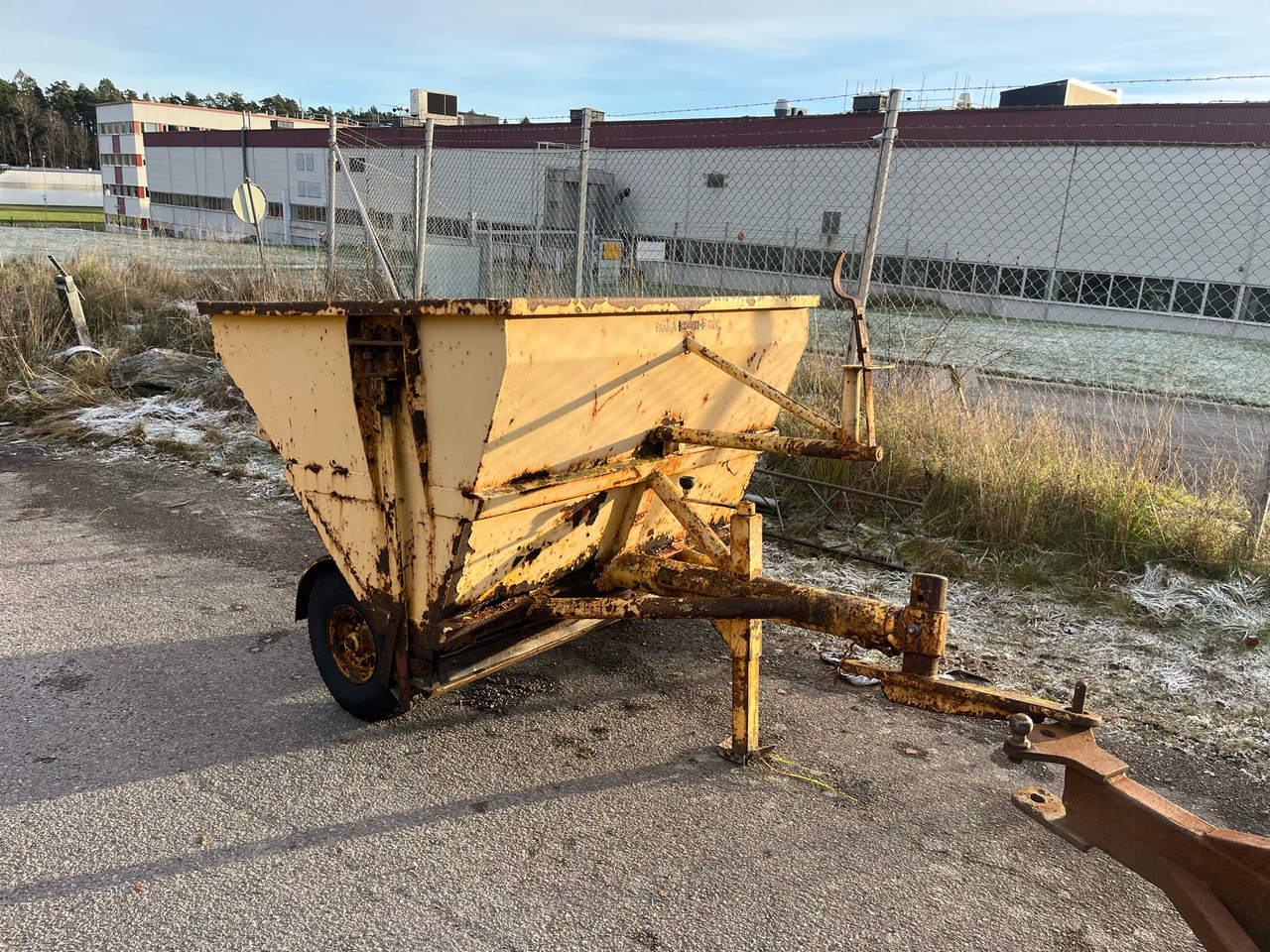 Serva Järnvaru AB - Sand/ Salt spreader: picture 1 Serva Järnvaru AB - Sand/ Salt spreader: picture 1