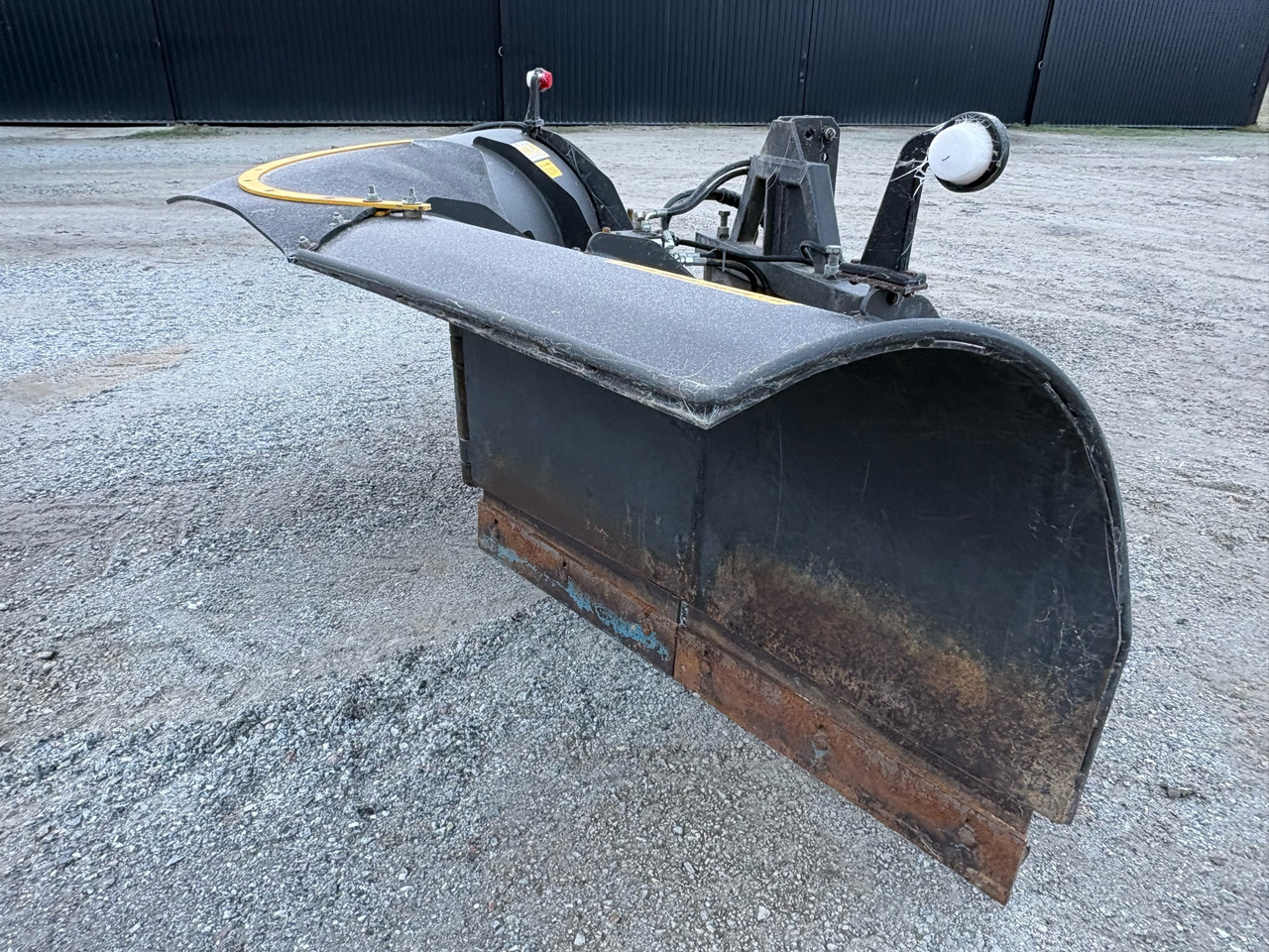 Uni-väg UV-320 - Snow plough: picture 1 Uni-väg UV-320 - Snow plough: picture 1