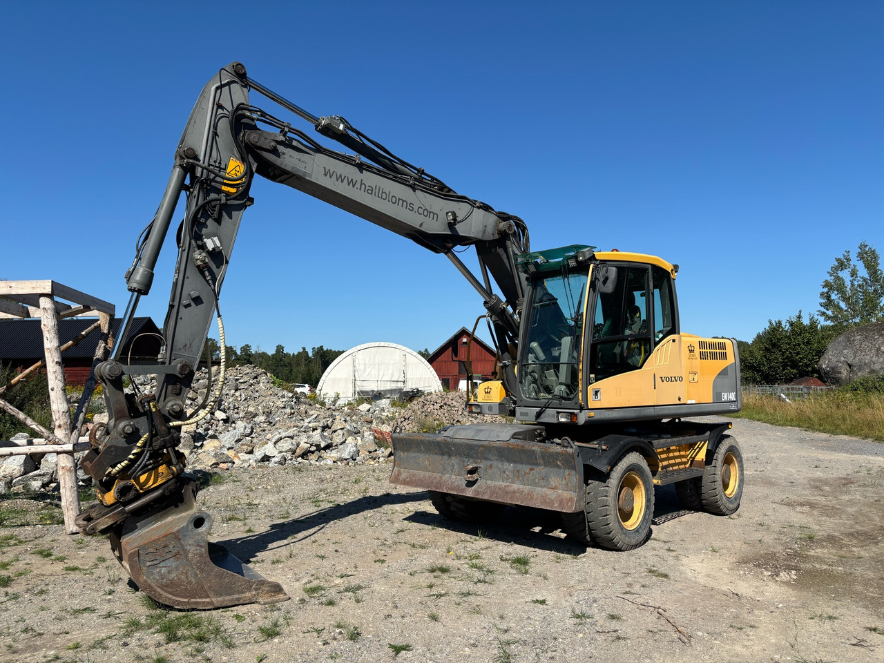 Volvo EW140C - Excavator: picture 1 Volvo EW140C - Excavator: picture 1