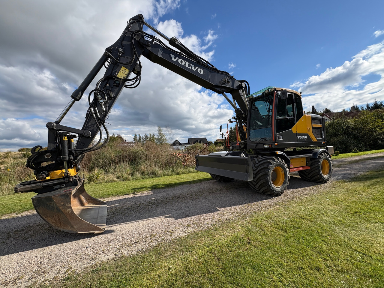 Volvo EW160E - Excavator: picture 1 Volvo EW160E - Excavator: picture 1