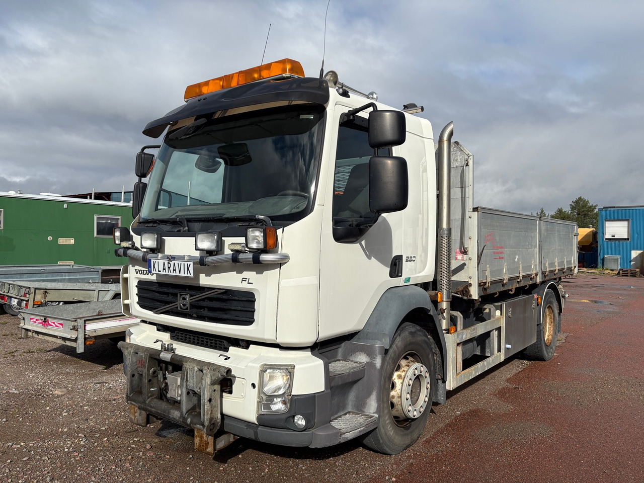 Volvo FL260 - Dropside/ Flatbed truck: picture 1 Volvo FL260 - Dropside/ Flatbed truck: picture 1