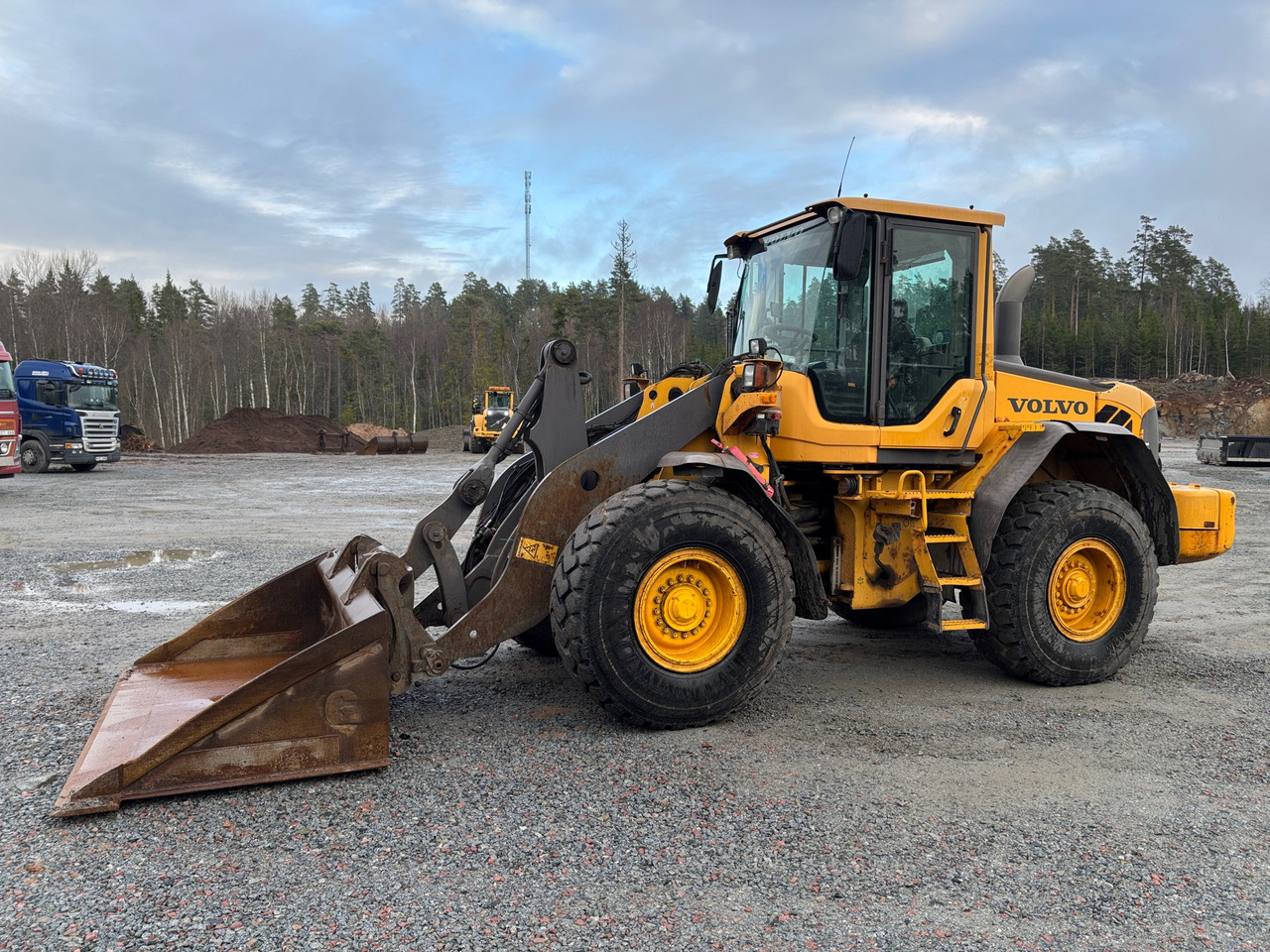 Volvo L90F - Wheel loader: picture 1 Volvo L90F - Wheel loader: picture 1