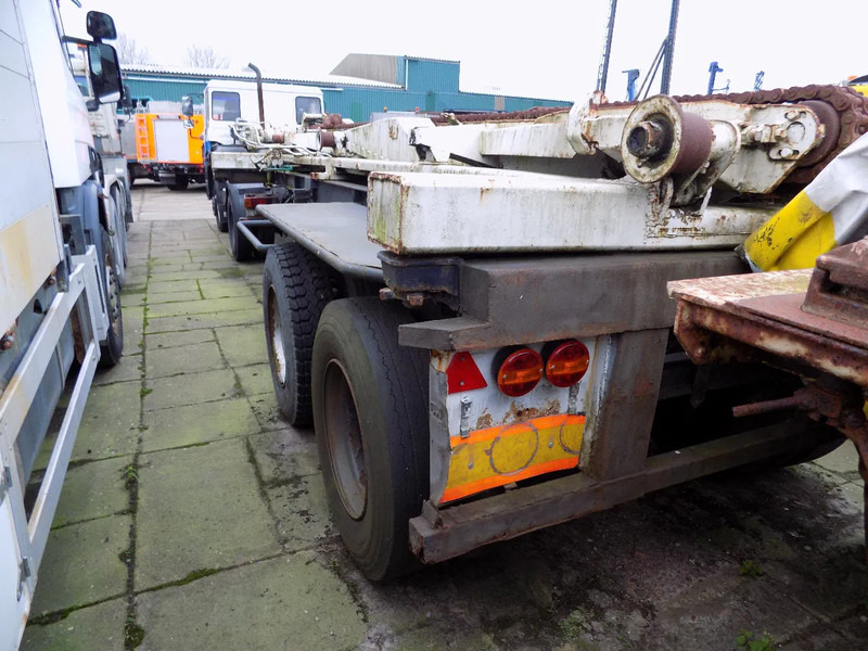 2 container trailer en 3 axel aanhanger 20 ft - Container transporter/ Swap body semi-trailer: picture 3 2 container trailer en 3 axel aanhanger 20 ft - Container transporter/ Swap body semi-trailer: picture 3