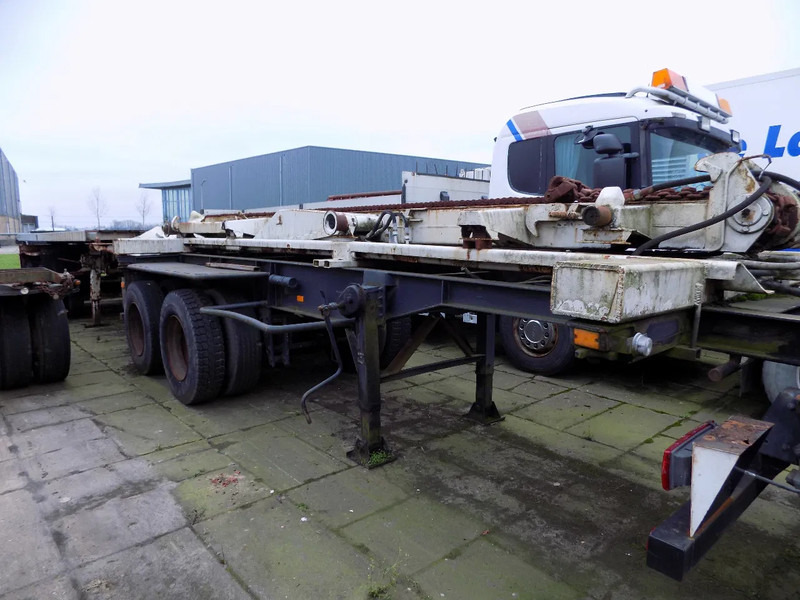 2 container trailer en 3 axel aanhanger 20 ft - Container transporter/ Swap body semi-trailer: picture 1 2 container trailer en 3 axel aanhanger 20 ft - Container transporter/ Swap body semi-trailer: picture 1