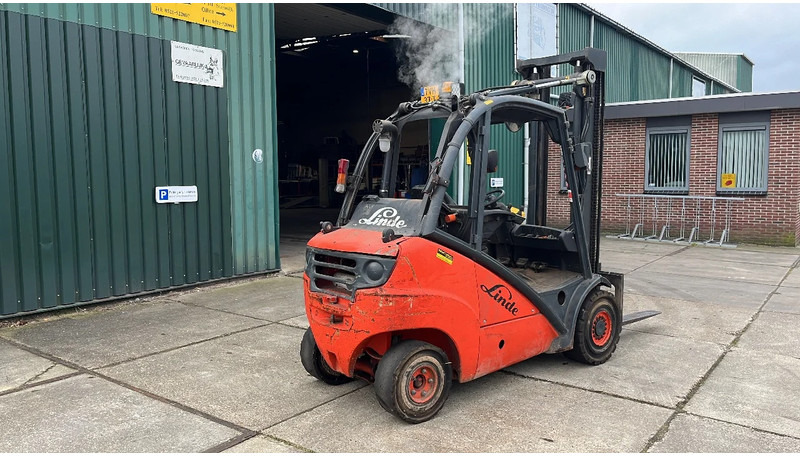 Linde H35T 01 Linde H35T 01 - LPG forklift: picture 3 Linde H35T 01 Linde H35T 01 - LPG forklift: picture 3