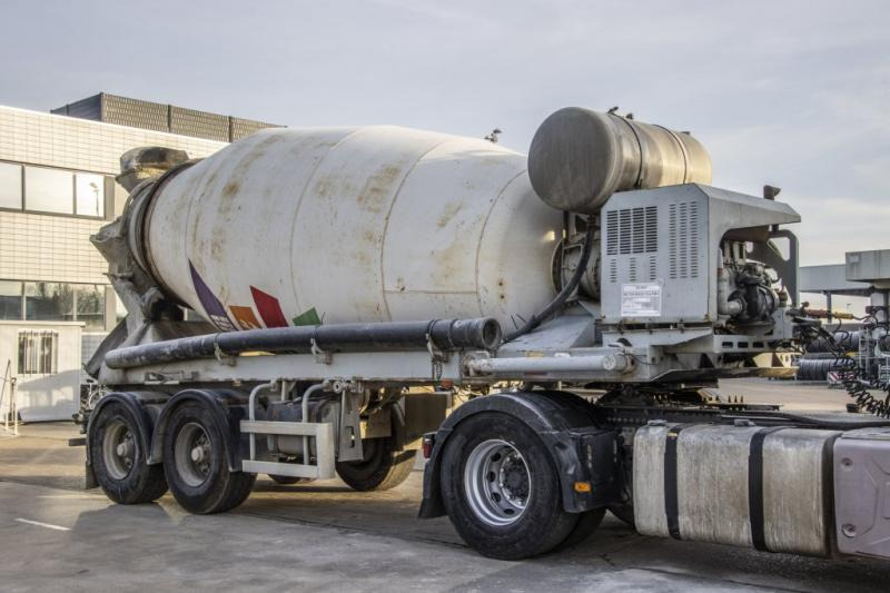 DE BUF BETON MIXER/MALAXEUR/MISCHER 10m3+MOTOR/MOTEUR - Concrete mixer semi-trailer: picture 2 DE BUF BETON MIXER/MALAXEUR/MISCHER 10m3+MOTOR/MOTEUR - Concrete mixer semi-trailer: picture 2