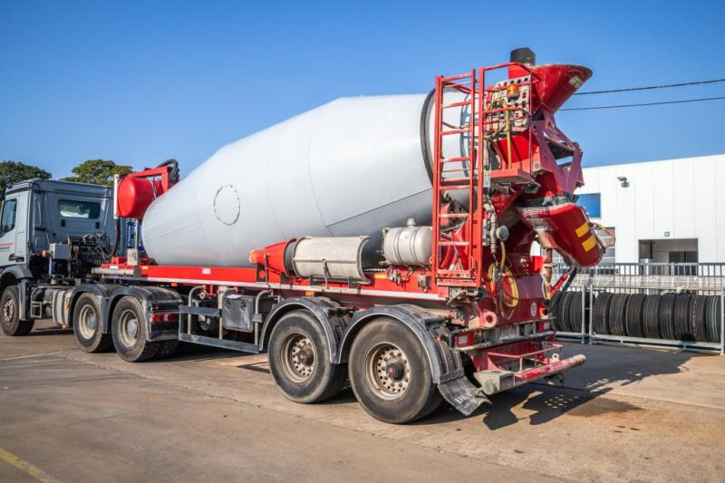 DE BUF BETON MIXER/MALAXEUR/MISCHER 12M3 - Concrete mixer semi-trailer: picture 4 DE BUF BETON MIXER/MALAXEUR/MISCHER 12M3 - Concrete mixer semi-trailer: picture 4
