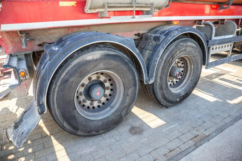 DE BUF BETON MIXER/MALAXEUR/MISCHER 12M3 - Concrete mixer semi-trailer: picture 5 DE BUF BETON MIXER/MALAXEUR/MISCHER 12M3 - Concrete mixer semi-trailer: picture 5