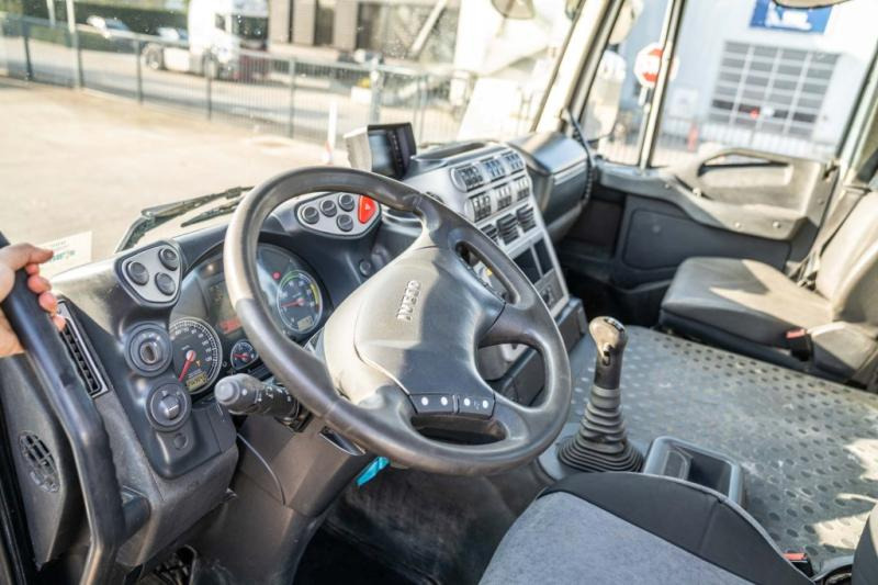 Interior photo 1: Tipper, Crane truck Iveco STRALIS 310- E5 + HMF 1110 K2