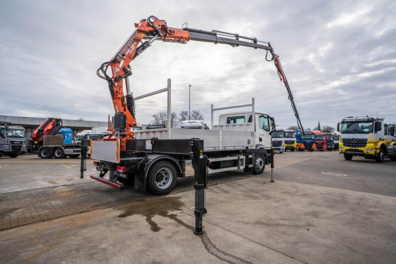 MAN TGM 18.250 +ATLAS 240.2E-A4+JIB - Dropside/ Flatbed truck, Crane truck: picture 3 MAN TGM 18.250 +ATLAS 240.2E-A4+JIB - Dropside/ Flatbed truck, Crane truck: picture 3