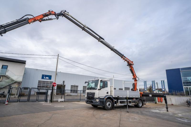 MAN TGM 18.250 +ATLAS 240.2E-A4+JIB - Dropside/ Flatbed truck, Crane truck: picture 1 MAN TGM 18.250 +ATLAS 240.2E-A4+JIB - Dropside/ Flatbed truck, Crane truck: picture 1