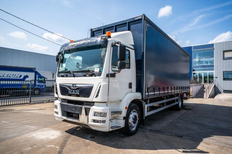 MAN TGM 18.290 BL+DHOLLANDIA 2.5T. - Curtain side truck: picture 1 MAN TGM 18.290 BL+DHOLLANDIA 2.5T. - Curtain side truck: picture 1