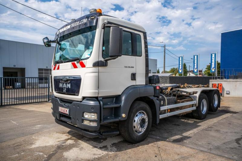 MAN TGS 28.360 BL+INTARDER+10 Pneus/tires - Hook lift truck: picture 1 MAN TGS 28.360 BL+INTARDER+10 Pneus/tires - Hook lift truck: picture 1