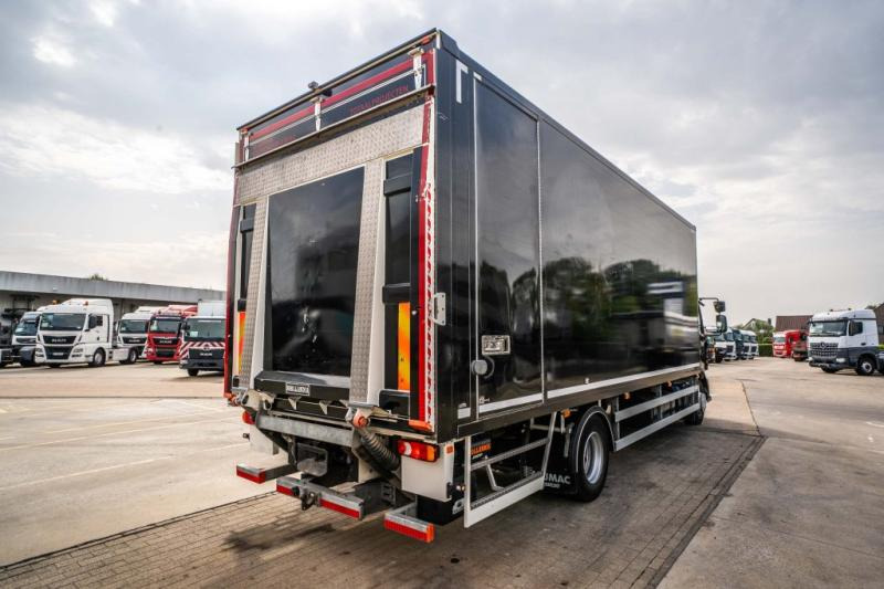Renault D250 16T.- 36000 KM +DHOLLANDIA 2T. - Box truck: picture 4 Renault D250 16T.- 36000 KM +DHOLLANDIA 2T. - Box truck: picture 4