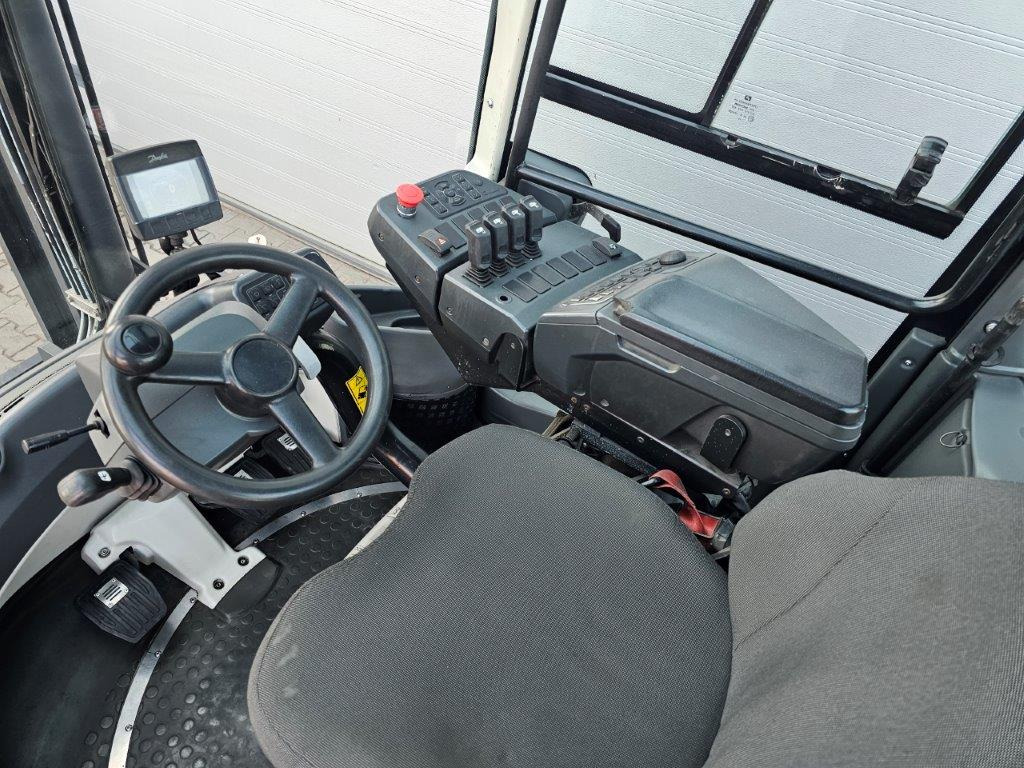 Electric forklift Kalmar ECG80-6 - Drehsitz: picture 9