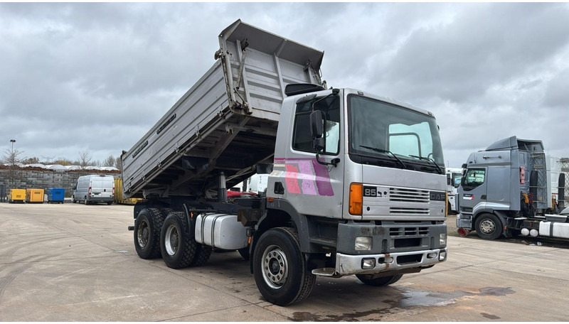 DAF CF 85.430 (PERFECT CONDITION / EURO 2 / BIG AXLE / STEEL SUSP. / PARFAIT ETAT) - Tipper: picture 3 DAF CF 85.430 (PERFECT CONDITION / EURO 2 / BIG AXLE / STEEL SUSP. / PARFAIT ETAT) - Tipper: picture 3