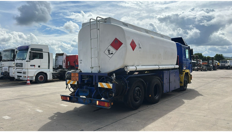 MAN 26.402 (18.000 L / 6X2 / 6 CYLINDER / FRONT STEEL / 3 COMPARTIMENTS) - Tanker truck: picture 5 MAN 26.402 (18.000 L / 6X2 / 6 CYLINDER / FRONT STEEL / 3 COMPARTIMENTS) - Tanker truck: picture 5