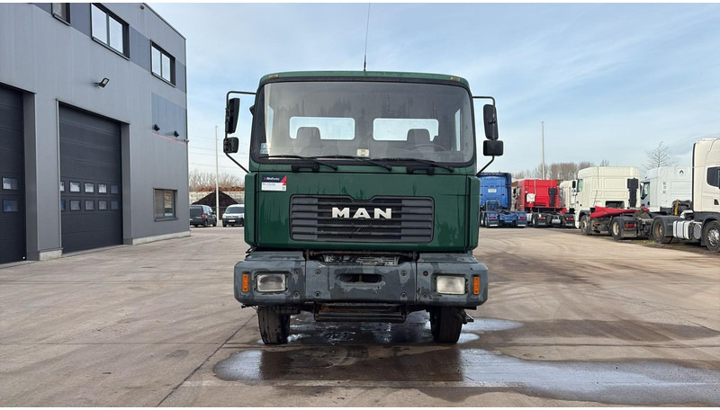 MAN 27.364 (STEEL SUSP. / LAMES / BIG AXLE / GRAND PONT / 6 CYLINDER) - Cab chassis truck: picture 4 MAN 27.364 (STEEL SUSP. / LAMES / BIG AXLE / GRAND PONT / 6 CYLINDER) - Cab chassis truck: picture 4