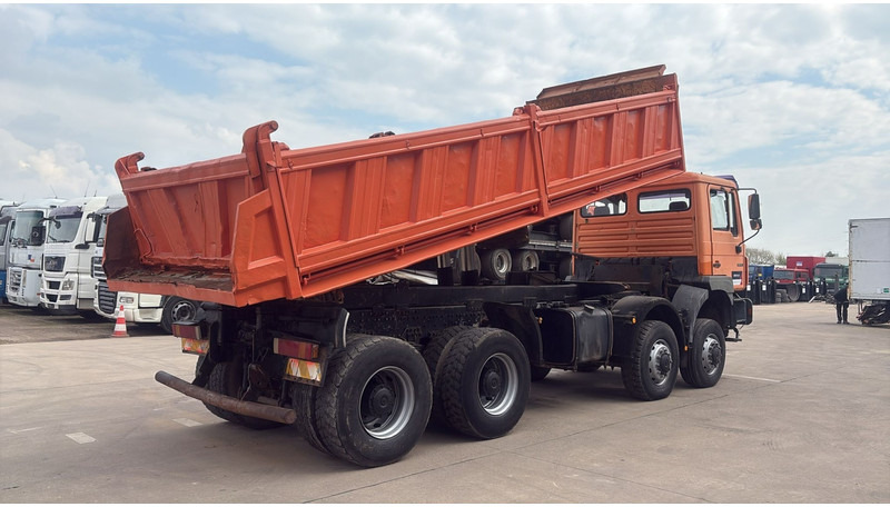 MAN 35.403 (8X6 / 3 PONTS / LAMES / GRAND PONT / 6 CYLINDER / STEEL SUSP.) - Tipper: picture 4 MAN 35.403 (8X6 / 3 PONTS / LAMES / GRAND PONT / 6 CYLINDER / STEEL SUSP.) - Tipper: picture 4