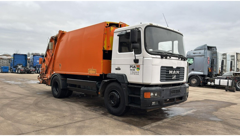 MAN F2000 (GARBAGE TRUCK / TOP CONDITION / 6 CYLINDER / MANUAL GEARBOX) - Garbage truck: picture 3 MAN F2000 (GARBAGE TRUCK / TOP CONDITION / 6 CYLINDER / MANUAL GEARBOX) - Garbage truck: picture 3