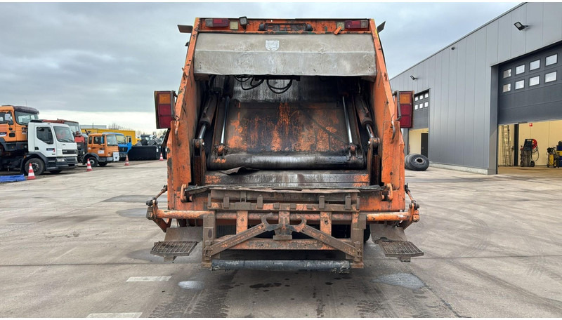 MAN F2000 (GARBAGE TRUCK / TOP CONDITION / 6 CYLINDER / MANUAL GEARBOX) - Garbage truck: picture 5 MAN F2000 (GARBAGE TRUCK / TOP CONDITION / 6 CYLINDER / MANUAL GEARBOX) - Garbage truck: picture 5