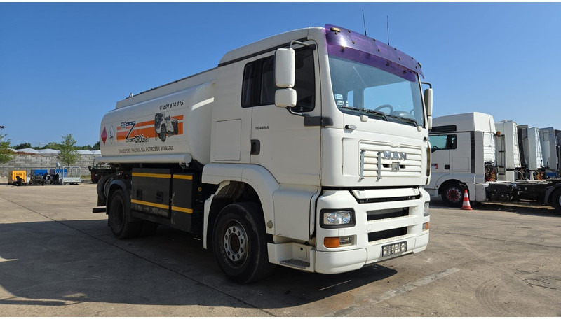 MAN TGA 18.460 (14.140L / MANUAL PUMP / MANUAL GEARBOX / TOP CONDITON / BOITE & POMPE MANUELLE) - Tanker truck: picture 2 MAN TGA 18.460 (14.140L / MANUAL PUMP / MANUAL GEARBOX / TOP CONDITON / BOITE & POMPE MANUELLE) - Tanker truck: picture 2