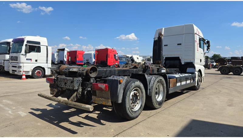 MAN TGA 26.440 (MANUAL GEARBOX / FRONT STEEL / 6X2 / BOITE MANUELLE / DEVANT LAMES) - Cab chassis truck: picture 5 MAN TGA 26.440 (MANUAL GEARBOX / FRONT STEEL / 6X2 / BOITE MANUELLE / DEVANT LAMES) - Cab chassis truck: picture 5