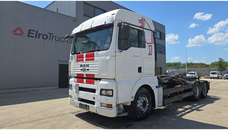 MAN TGA 26.440 (MANUAL GEARBOX / FRONT STEEL / 6X2 / BOITE MANUELLE / DEVANT LAMES) - Cab chassis truck: picture 1 MAN TGA 26.440 (MANUAL GEARBOX / FRONT STEEL / 6X2 / BOITE MANUELLE / DEVANT LAMES) - Cab chassis truck: picture 1