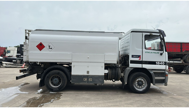 Mercedes-Benz Actros 1840 (EPS / 13650L / LAMES DEVANT / FRONT STEEL / V6 / 3 PEDALES) - Tanker truck: picture 4 Mercedes-Benz Actros 1840 (EPS / 13650L / LAMES DEVANT / FRONT STEEL / V6 / 3 PEDALES) - Tanker truck: picture 4