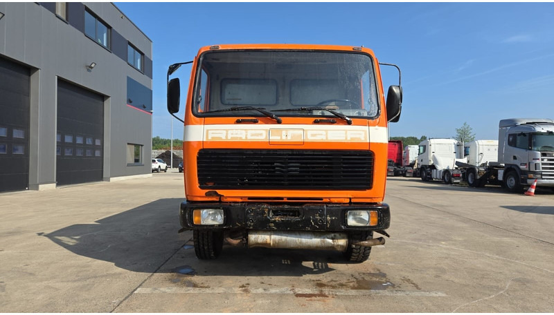 Mercedes-Benz SK 1619 (12.400L / GERMAN TRUCK / CAMION ALLEMAGNE / LAMES / GRAND PONT / V6) - Tanker truck: picture 2 Mercedes-Benz SK 1619 (12.400L / GERMAN TRUCK / CAMION ALLEMAGNE / LAMES / GRAND PONT / V6) - Tanker truck: picture 2