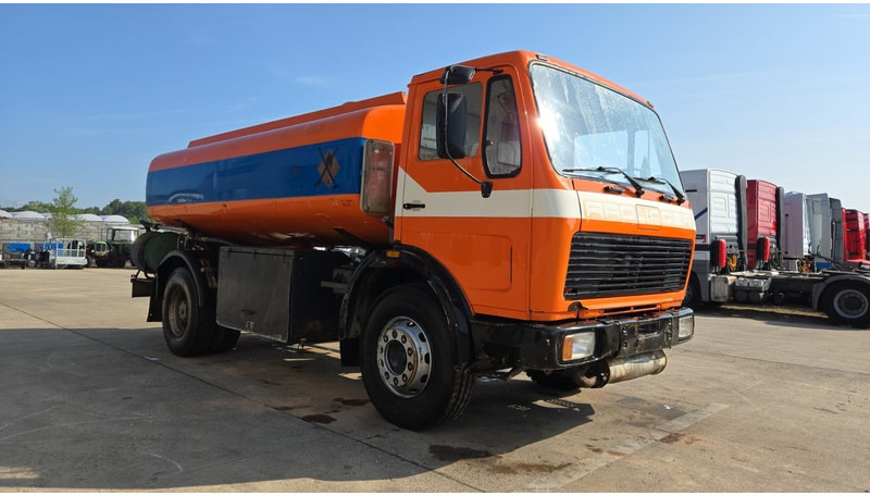 Mercedes-Benz SK 1619 (12.400L / GERMAN TRUCK / CAMION ALLEMAGNE / LAMES / GRAND PONT / V6) - Tanker truck: picture 3 Mercedes-Benz SK 1619 (12.400L / GERMAN TRUCK / CAMION ALLEMAGNE / LAMES / GRAND PONT / V6) - Tanker truck: picture 3