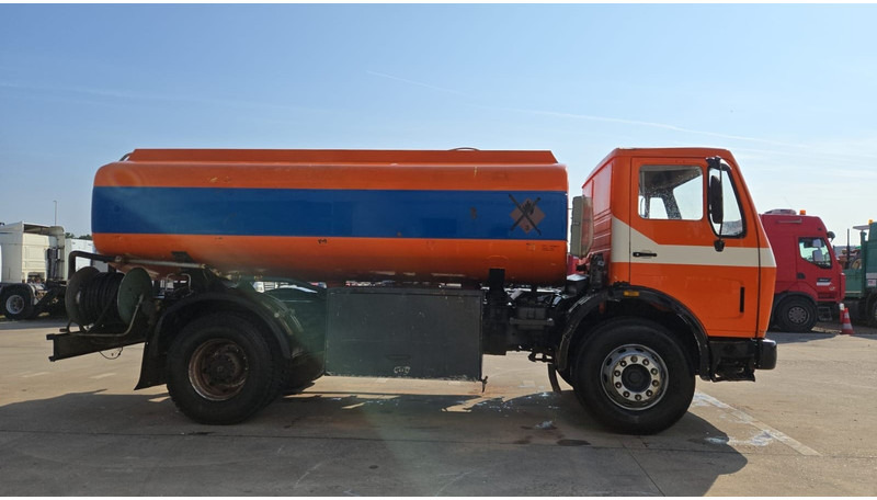 Mercedes-Benz SK 1619 (12.400L / GERMAN TRUCK / CAMION ALLEMAGNE / LAMES / GRAND PONT / V6) - Tanker truck: picture 4 Mercedes-Benz SK 1619 (12.400L / GERMAN TRUCK / CAMION ALLEMAGNE / LAMES / GRAND PONT / V6) - Tanker truck: picture 4