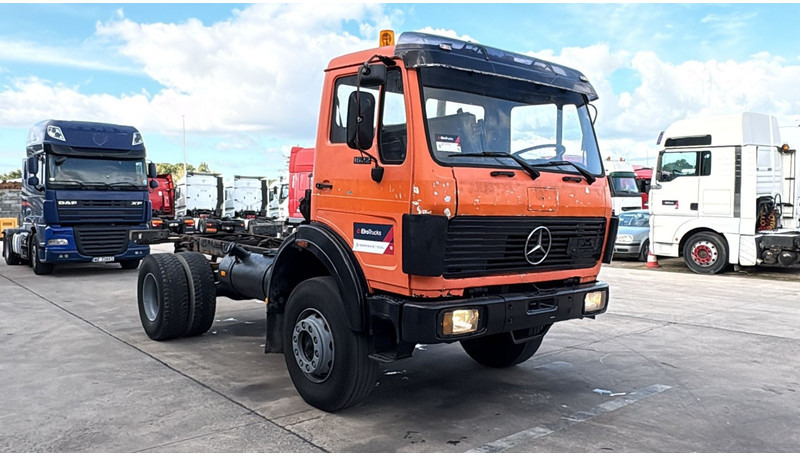 Mercedes-Benz SK 1622 (4X4 / LAMES / GRAND PONT / V6 / BIG AXLE / POMPE MANUELLE) - Cab chassis truck: picture 3 Mercedes-Benz SK 1622 (4X4 / LAMES / GRAND PONT / V6 / BIG AXLE / POMPE MANUELLE) - Cab chassis truck: picture 3