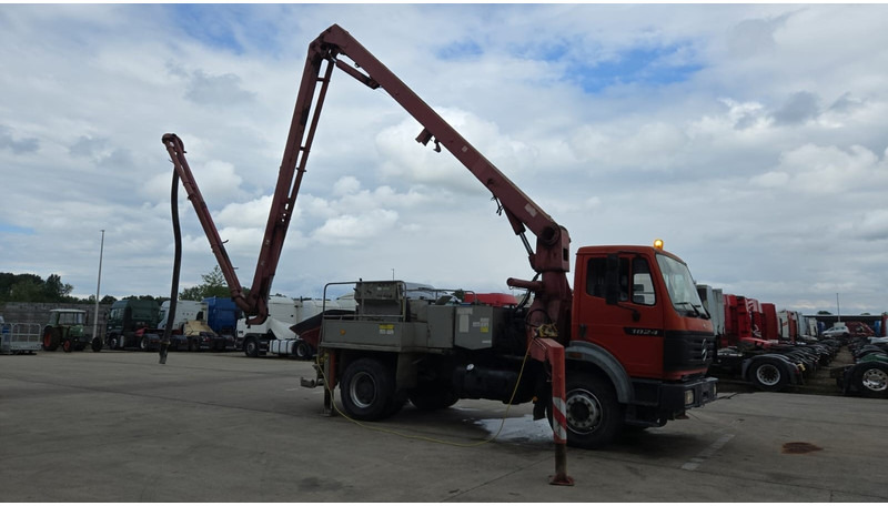 Mercedes-Benz SK 1824 (V6 / LAMES / GRAND PONT / PUTZMEISTER 24M/ JOYSTICK / RADIO) - Concrete pump truck: picture 2 Mercedes-Benz SK 1824 (V6 / LAMES / GRAND PONT / PUTZMEISTER 24M/ JOYSTICK / RADIO) - Concrete pump truck: picture 2