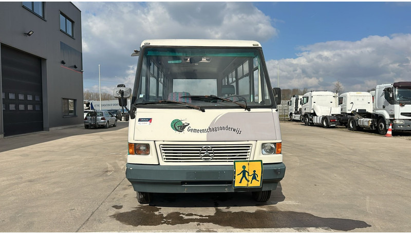 Mercedes-Benz Vario 614 (BELGIAN BUS / MANUAL PUMP / POMPE MANUELLE / BOITE MANUELLE / LAMES) - City bus: picture 2 Mercedes-Benz Vario 614 (BELGIAN BUS / MANUAL PUMP / POMPE MANUELLE / BOITE MANUELLE / LAMES) - City bus: picture 2