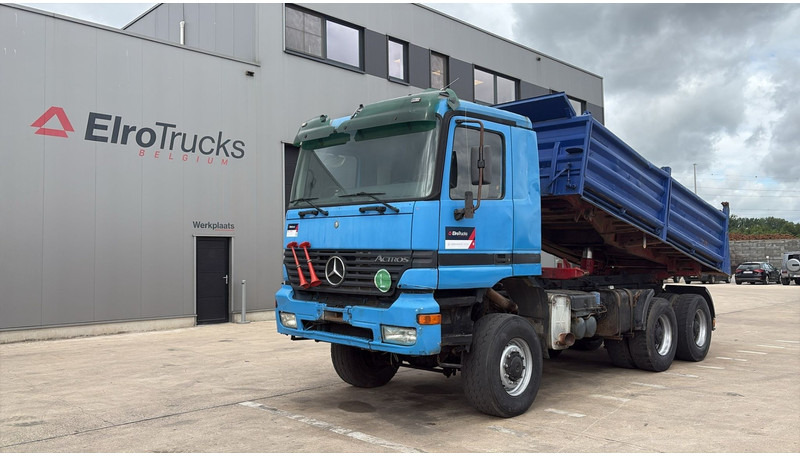 Mercedes-Benz actros 3340 (6X6 / BOITE MANUELLE /MANUAL GEARBOX / 3 PONTS / V6 / MP1) - Tipper: picture 1 Mercedes-Benz actros 3340 (6X6 / BOITE MANUELLE /MANUAL GEARBOX / 3 PONTS / V6 / MP1) - Tipper: picture 1