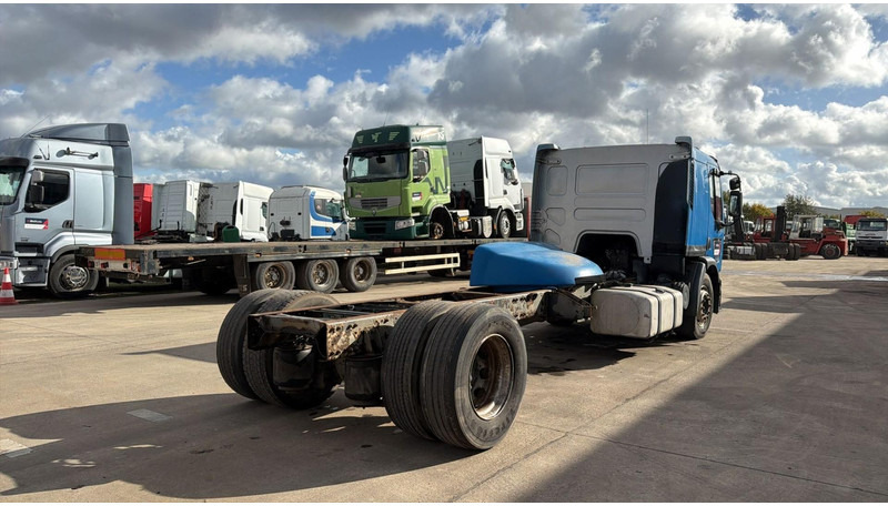 Renault Premium 320 (BOITE MANUELLE / MANUAL GEARBOX) - Cab chassis truck: picture 4 Renault Premium 320 (BOITE MANUELLE / MANUAL GEARBOX) - Cab chassis truck: picture 4