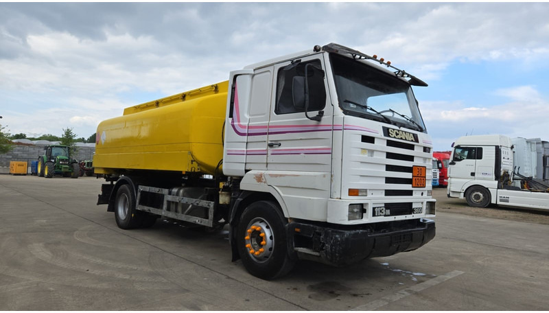 Scania 113-360 (13500L / POMPE MANUELLE / MANUAL PUMP / TOP CONDITION / WITH PUMP + COUNTER !!) - Tanker truck: picture 3 Scania 113-360 (13500L / POMPE MANUELLE / MANUAL PUMP / TOP CONDITION / WITH PUMP + COUNTER !!) - Tanker truck: picture 3
