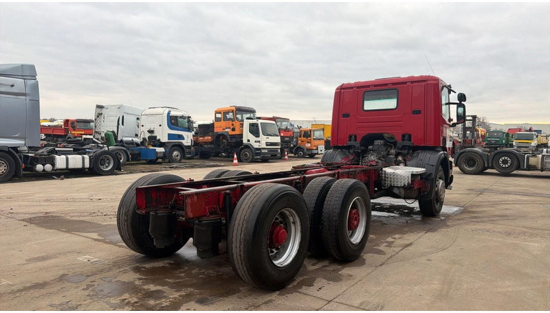 Scania 124 - 400 (MANUAL PUMP / 6X2 / BIG AXLE / GRAND PONT / POMPE MANUELLE) - Cab chassis truck: picture 4 Scania 124 - 400 (MANUAL PUMP / 6X2 / BIG AXLE / GRAND PONT / POMPE MANUELLE) - Cab chassis truck: picture 4