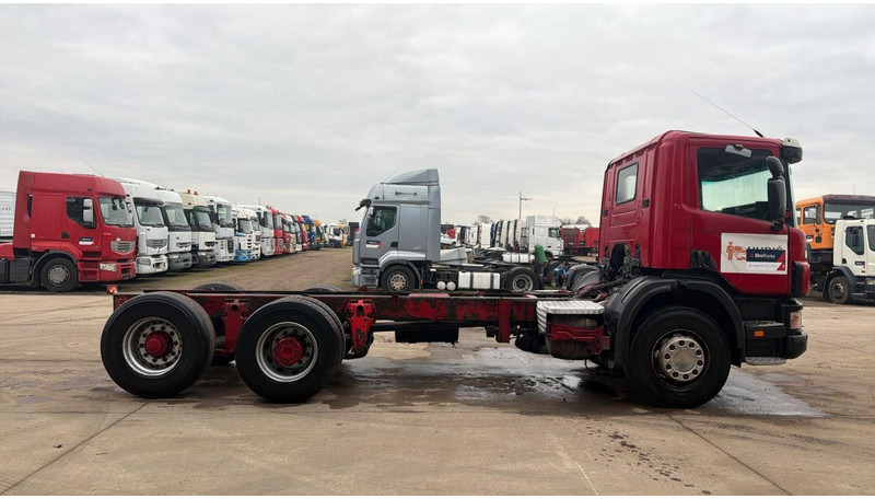 Scania 124 - 400 (MANUAL PUMP / 6X2 / BIG AXLE / GRAND PONT / POMPE MANUELLE) - Cab chassis truck: picture 3 Scania 124 - 400 (MANUAL PUMP / 6X2 / BIG AXLE / GRAND PONT / POMPE MANUELLE) - Cab chassis truck: picture 3