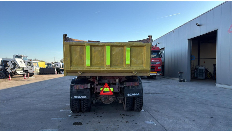 Scania 92 M (MANUAL PUMP / 6X4 / STEEL SUSP. / LAMES / POMPE MANUELLE) - Tipper: picture 5 Scania 92 M (MANUAL PUMP / 6X4 / STEEL SUSP. / LAMES / POMPE MANUELLE) - Tipper: picture 5