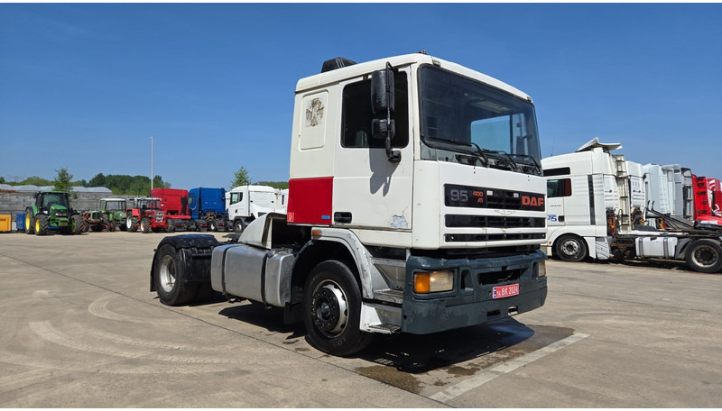 DAF 95 ATI 400 (EURO 2 / MANUAL PUMP / MANUAL GEARBOX / POMPE MANUELLE) - Tractor unit: picture 2 DAF 95 ATI 400 (EURO 2 / MANUAL PUMP / MANUAL GEARBOX / POMPE MANUELLE) - Tractor unit: picture 2