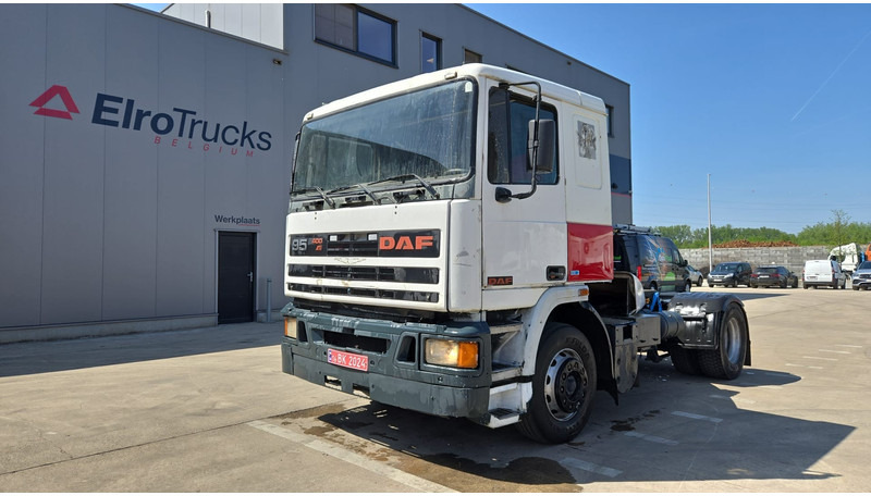 DAF 95 ATI 400 (EURO 2 / MANUAL PUMP / MANUAL GEARBOX / POMPE MANUELLE) - Tractor unit: picture 1 DAF 95 ATI 400 (EURO 2 / MANUAL PUMP / MANUAL GEARBOX / POMPE MANUELLE) - Tractor unit: picture 1