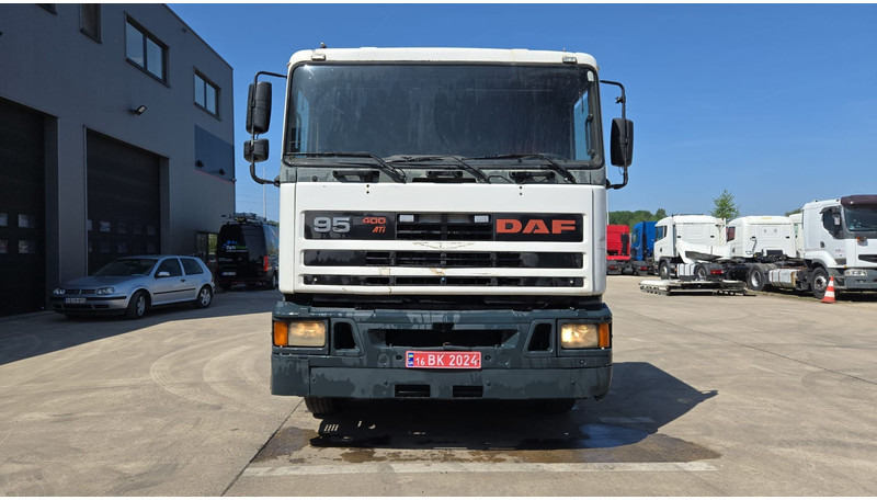 DAF 95 ATI 400 (EURO 2 / MANUAL PUMP / MANUAL GEARBOX / POMPE MANUELLE) - Tractor unit: picture 3 DAF 95 ATI 400 (EURO 2 / MANUAL PUMP / MANUAL GEARBOX / POMPE MANUELLE) - Tractor unit: picture 3