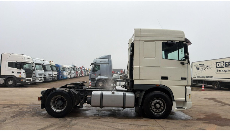 DAF XF 95.430 (EURO 2 / MANUAL GEARBOX / BOITE MANUELLE) - Tractor unit: picture 3 DAF XF 95.430 (EURO 2 / MANUAL GEARBOX / BOITE MANUELLE) - Tractor unit: picture 3