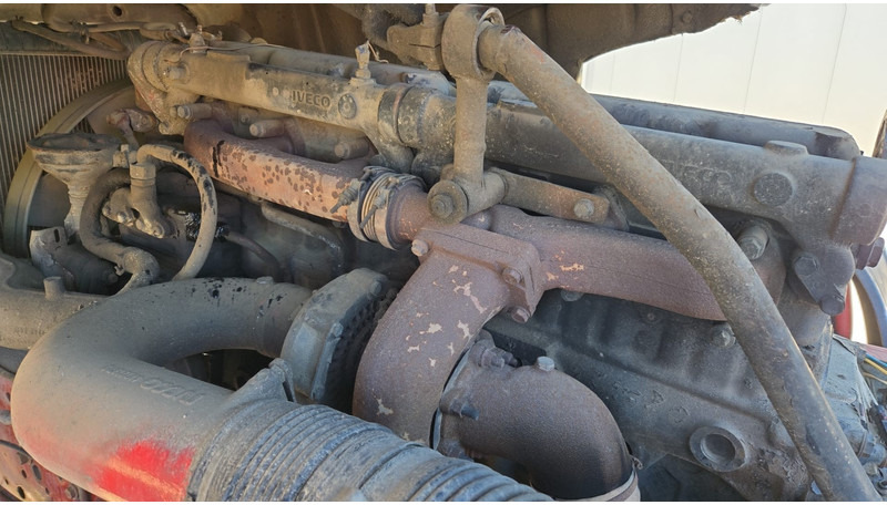 Tractor unit Iveco Eurotech 440 E 42 (MANUAL PUMP / ZF GEARBOX / GOOD CONDITION / POMPE MANUELLE): picture 18