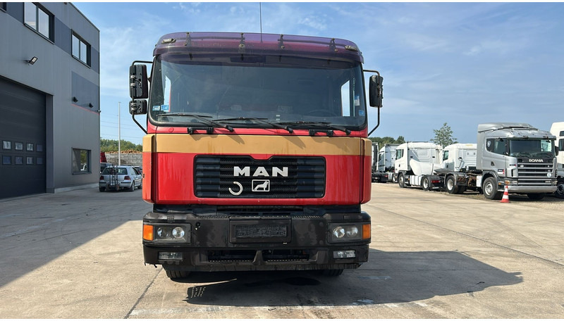 MAN 26.414 (6X2 / ORIGINAL TRACTOR UNIT / EURO 2 / MANUAL GEARBOX / BOITE MANUELLE) - Tractor unit: picture 3 MAN 26.414 (6X2 / ORIGINAL TRACTOR UNIT / EURO 2 / MANUAL GEARBOX / BOITE MANUELLE) - Tractor unit: picture 3