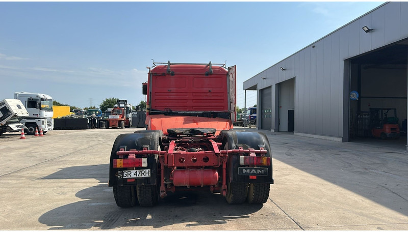 MAN 26.414 (6X2 / ORIGINAL TRACTOR UNIT / EURO 2 / MANUAL GEARBOX / BOITE MANUELLE) - Tractor unit: picture 5 MAN 26.414 (6X2 / ORIGINAL TRACTOR UNIT / EURO 2 / MANUAL GEARBOX / BOITE MANUELLE) - Tractor unit: picture 5