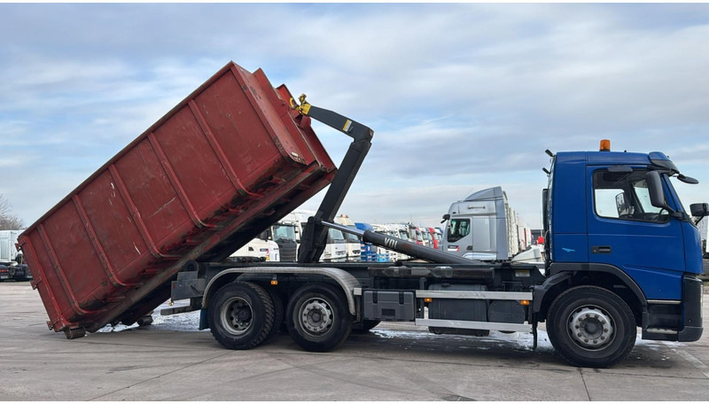 Volvo FM 9 - 300 (BELGIAN TRUCK / CAMION BELGE / INCL CONTAINER / 6X2 / GOOD TYRES) - Hook lift truck: picture 3 Volvo FM 9 - 300 (BELGIAN TRUCK / CAMION BELGE / INCL CONTAINER / 6X2 / GOOD TYRES) - Hook lift truck: picture 3